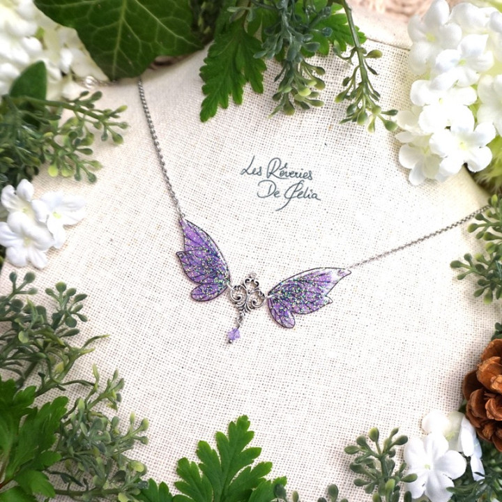 ALDÉRA - Petit collier ailes de fée violet