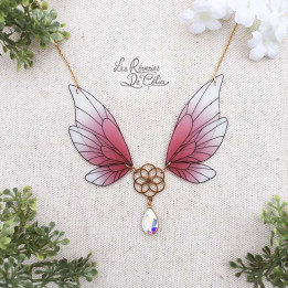 MAJESTIEL - Grand collier ailes de fée framboise et doré