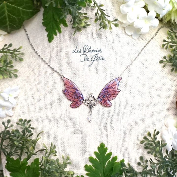 ALDÉRA - Petit collier ailes de fée rose