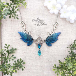 SYLVANIA - Collier Ailes de fée sylvestre bleu galaxy brillant