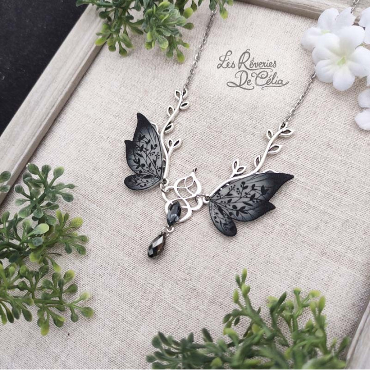 SYLVANIA - Collier Ailes de fée sylvestre noir mat