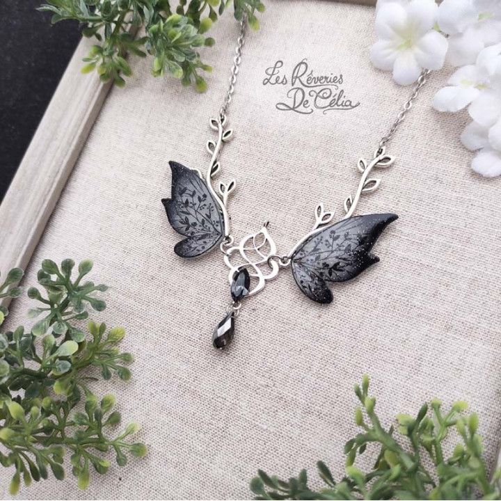 SYLVANIA - Collier Ailes de fée sylvestre noir brillant