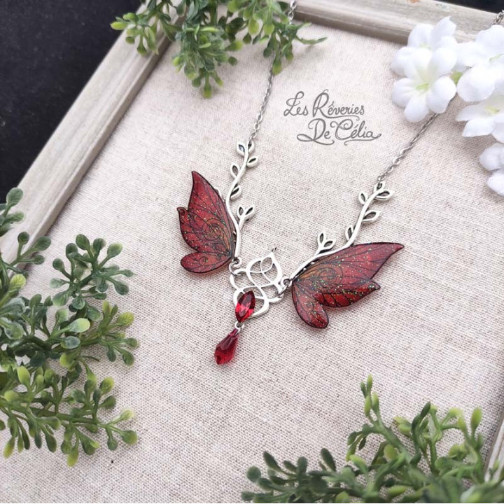 SYLVANIA - Collier Ailes de fée sylvestre rouge brillant