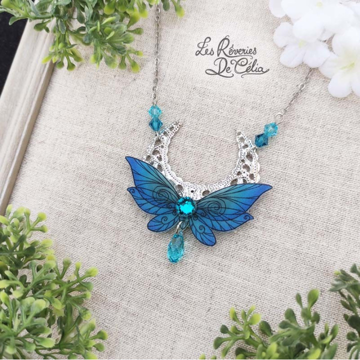 LUNA - Collier Ailes de fée lune bleu mat