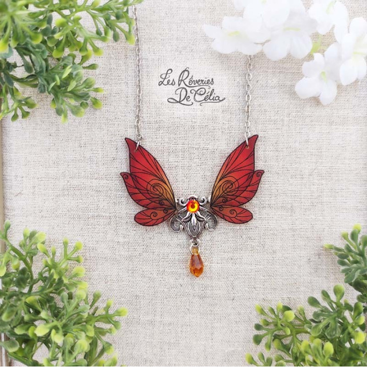 EVERLYNE - Collier Ailes de fée Art Nouveau rouge mat (version 1)
