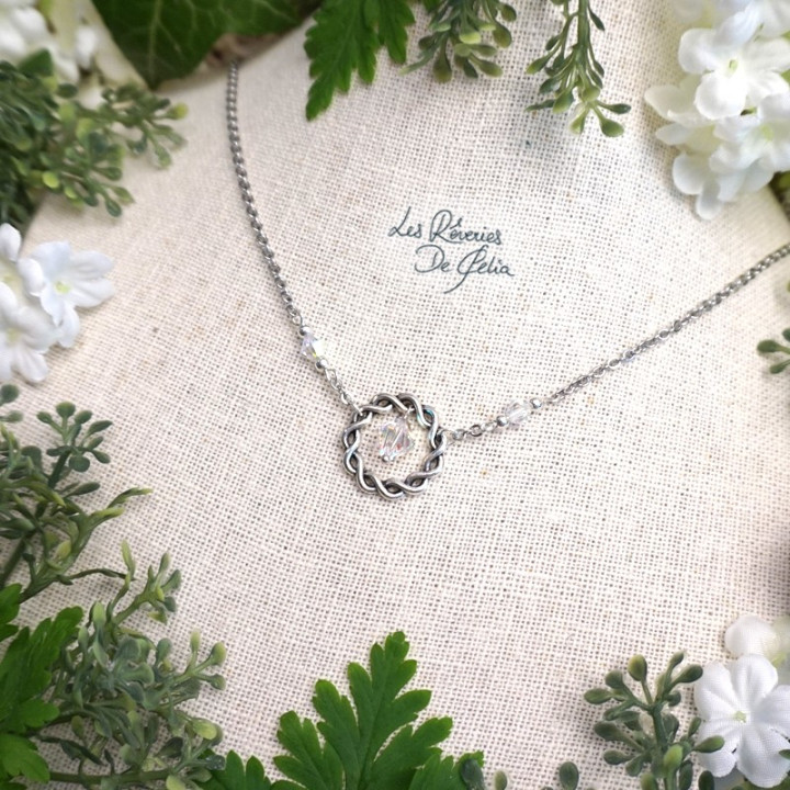 NAIA - Collier anneau entrelacs et cristaux blanc