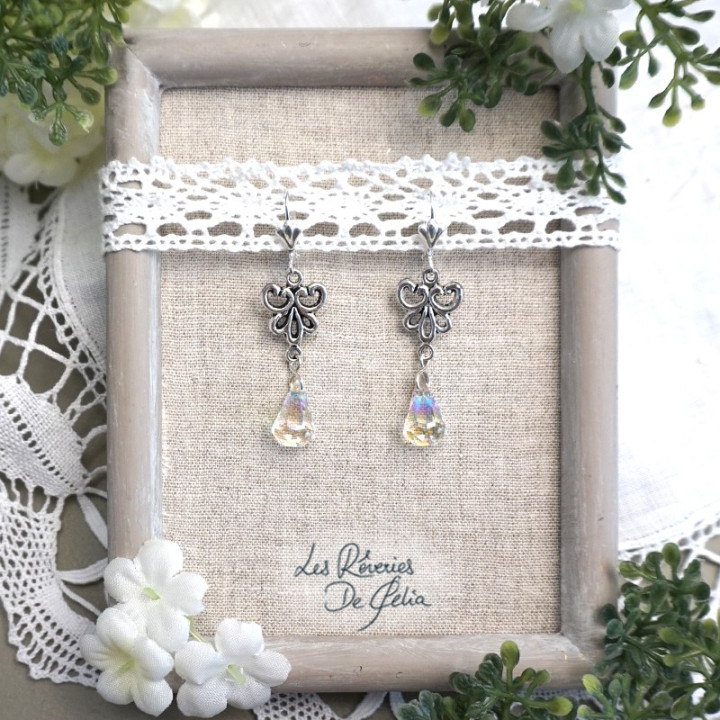 DIANE - Boucles d'oreilles ornements et cristaux blanc refleté