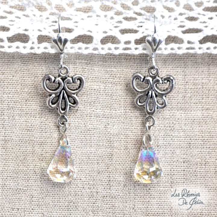 DIANE - Boucles d'oreilles ornements et cristaux blanc refleté