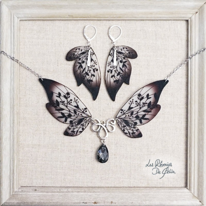 COFFRET 5 - Collier Majestiel et boucles d'oreilles ailes de fée noir