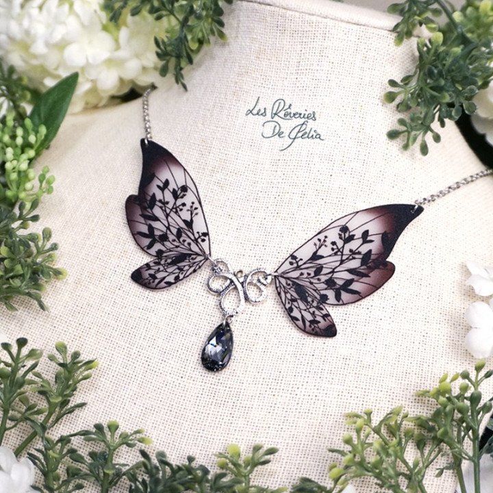 MAJESTIEL - Grand collier ailes de fée noir et argenté