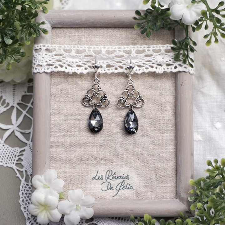 DIANE - Boucles d'oreilles ornements et cristaux noir