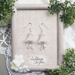 MIRANA - Boucles d'oreilles fleurs blanches mat