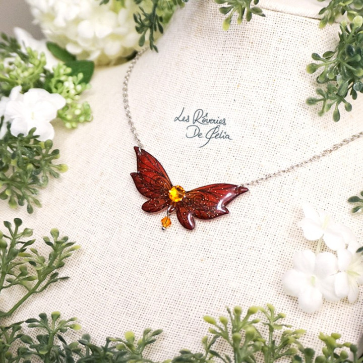 LUTINE - Mini collier ailes de fée rouge