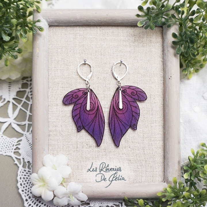 SÉLÈNE - Boucles d'oreilles ailes de fée argenté et violet/rose