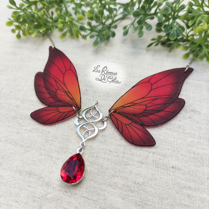 MAJESTIEL - Grand collier ailes de fée rouge et argenté