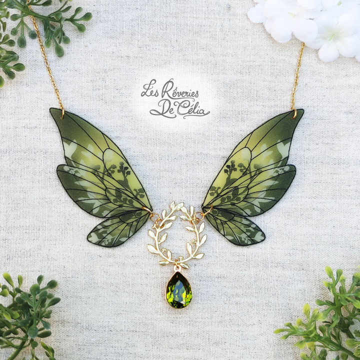 MAJESTIEL - Grand collier ailes de fée vert et doré