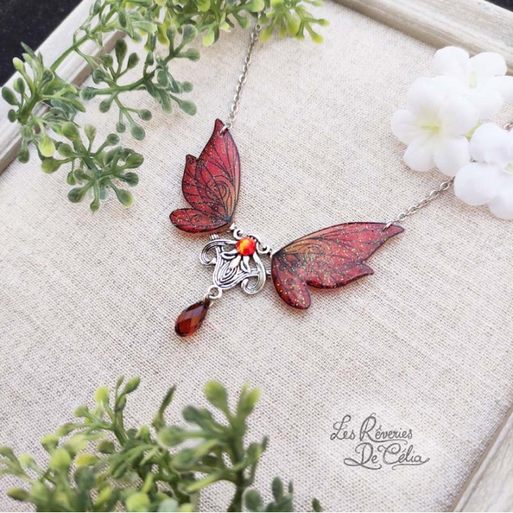 EVERLYNE - Collier Ailes de fée Art Nouveau rouge brillant