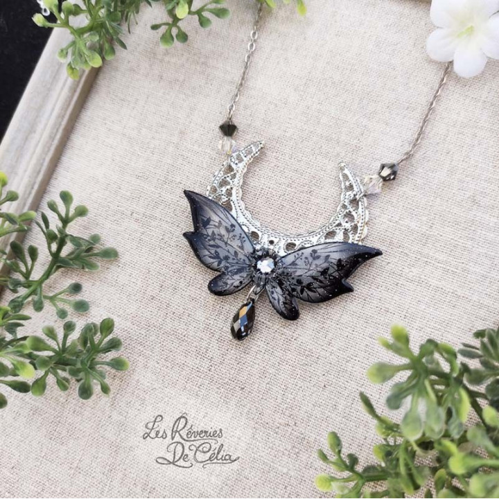LUNA - Collier Ailes de fée lune noir brillant