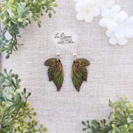 CALIXTE - Boucles d'oreilles mini ailes de fée vert mat